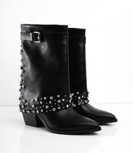 Botas de tacón negras con múltiples taches plateados