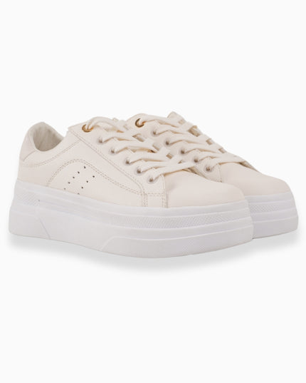 tenis beige clásicos