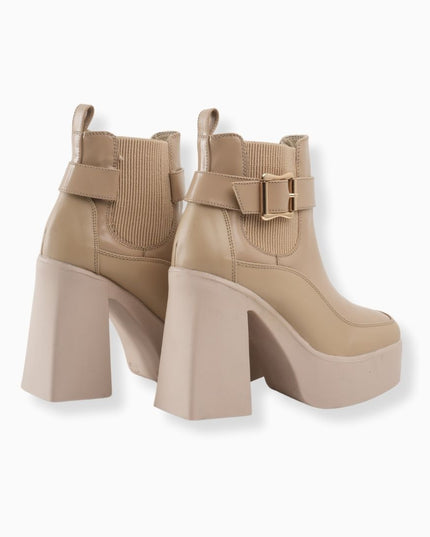 Botín plataforma beige brillante