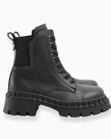 Botín negro tipo militar cordones