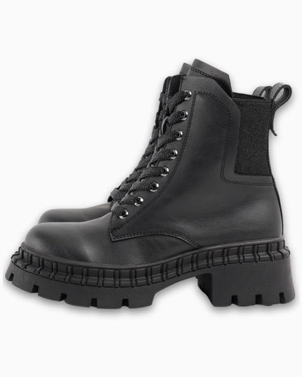 Botín negro tipo militar cordones