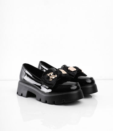 Mocasines de charol negros con moño