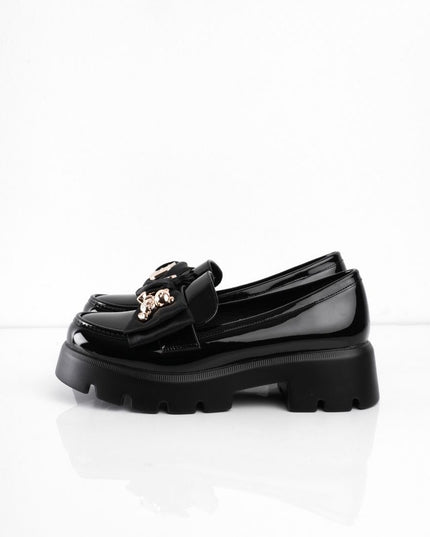 Mocasines de charol negros con moño