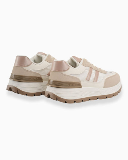 tenis kaki con líneas beige