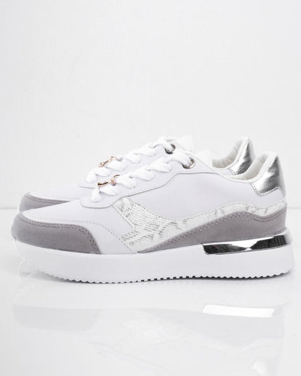 Tenis blancos con print y puntera gris