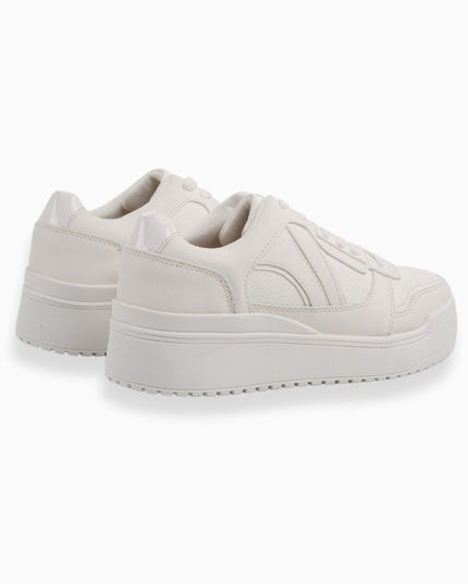 Tenis BLANCOS con Detalles Metálicos