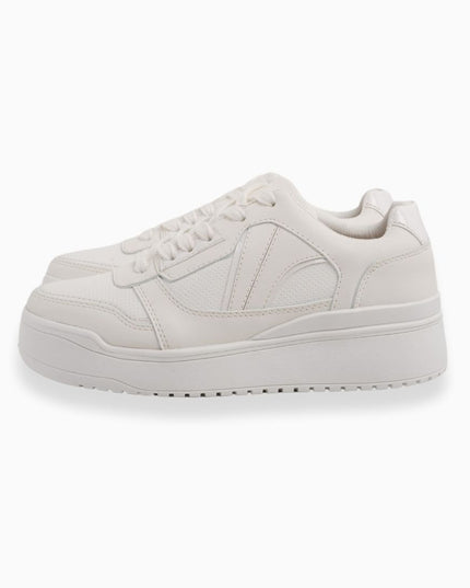 Tenis BLANCOS con Detalles Metálicos