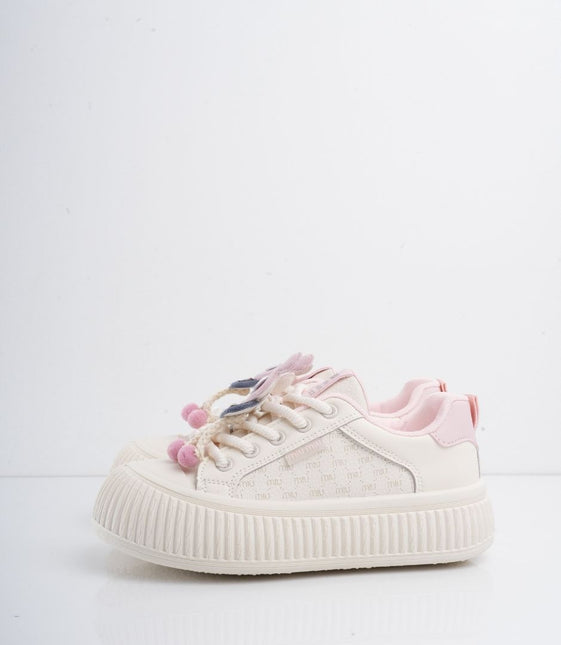 Tenis blancos con rosa y accesorios