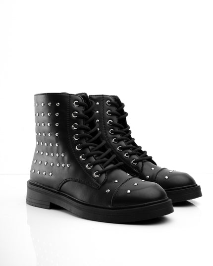 Botines negros bajos taches