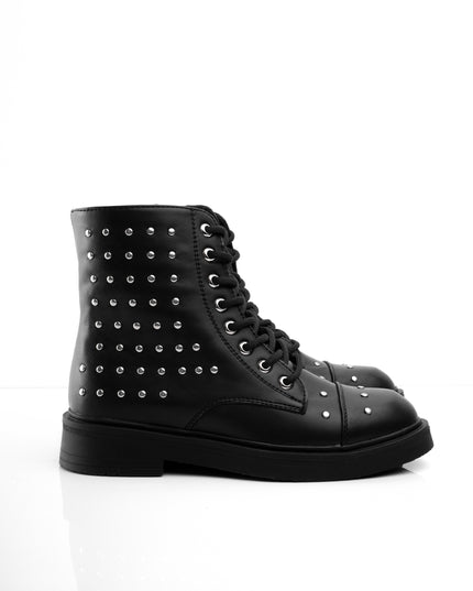 Botines negros bajos taches