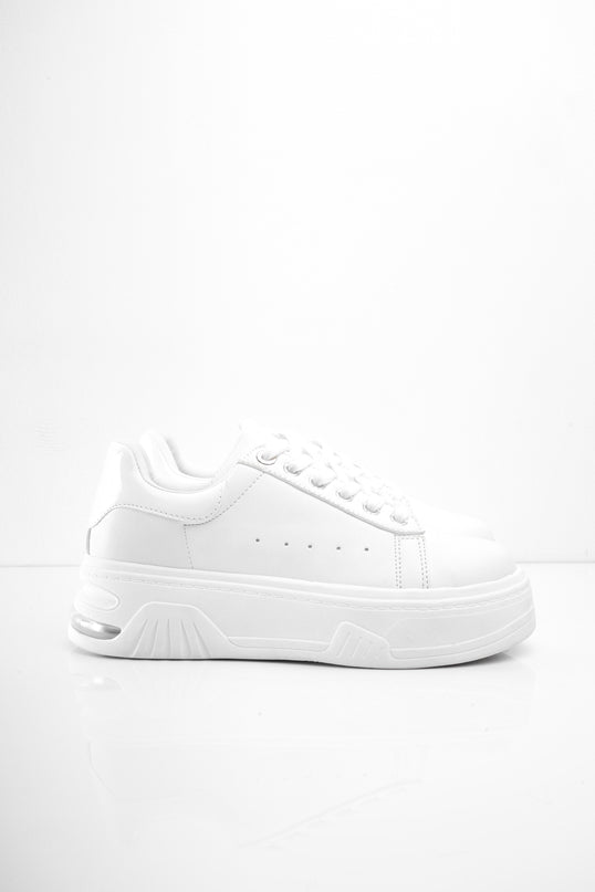 Tenis blancos plataforma y brillante
