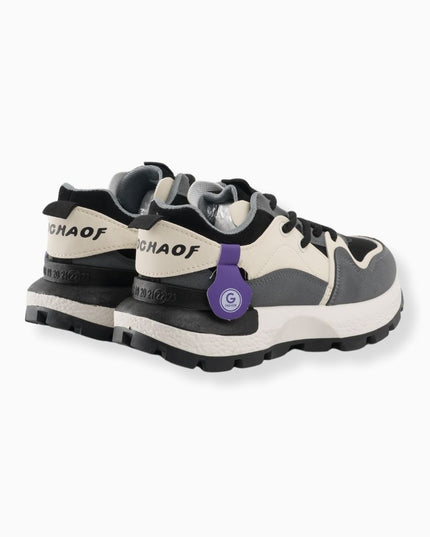 tenis grises con blanco
