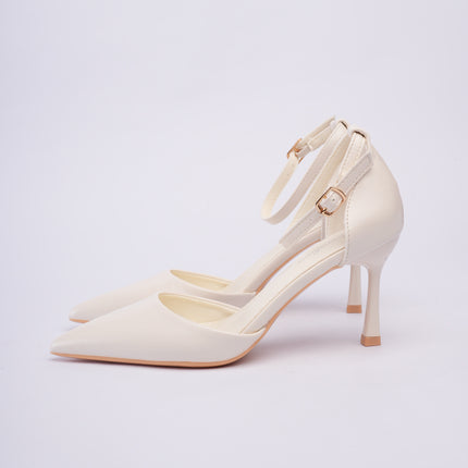 Tacones altos blancos con correa