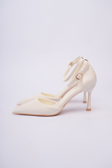 Tacones altos blancos con correa