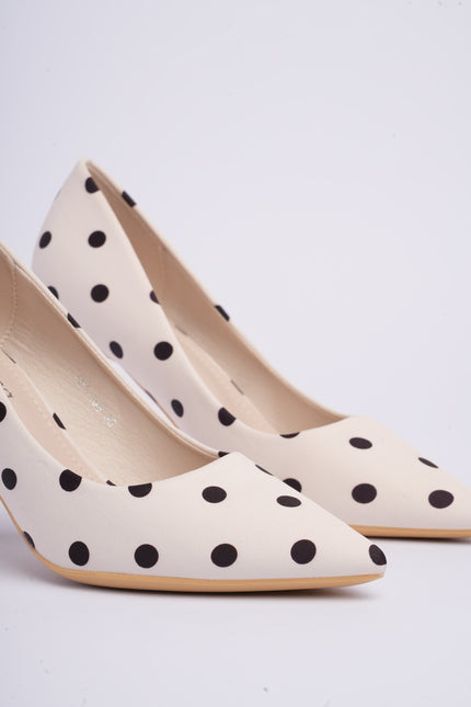 Tacones beige altos con lunares
