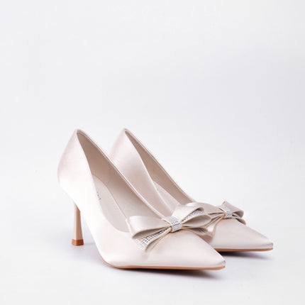 Tacones beige altos con moño