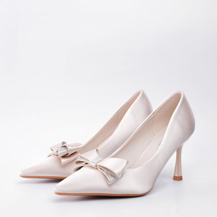 Tacones beige altos con moño