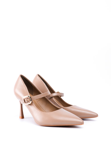 Tacones beige con hebilla cruzada