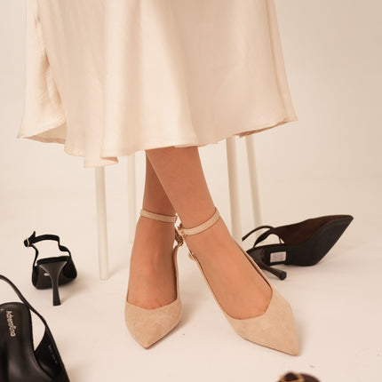 Tacones beige con hebilla removible