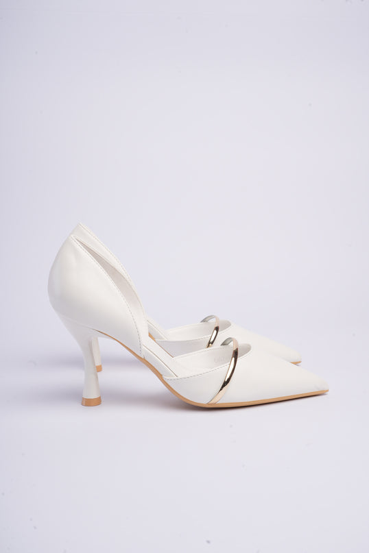 Tacones blancos altos con aplique dorado