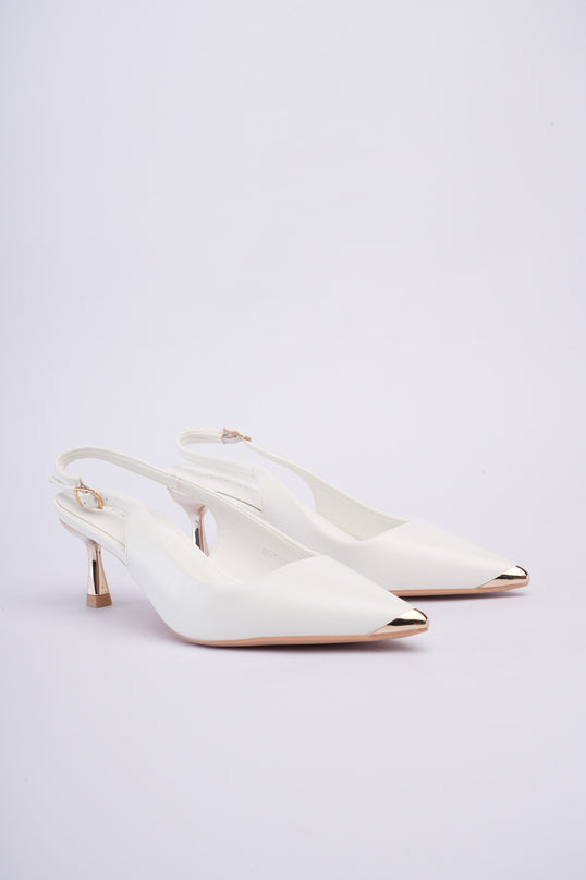 Tacones blancos bajos con correa