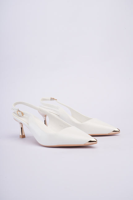 Tacones blancos bajos con correa