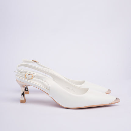Tacones blancos bajos con correa