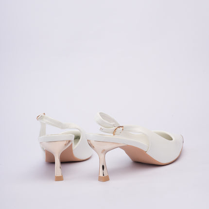 Tacones blancos bajos con correa
