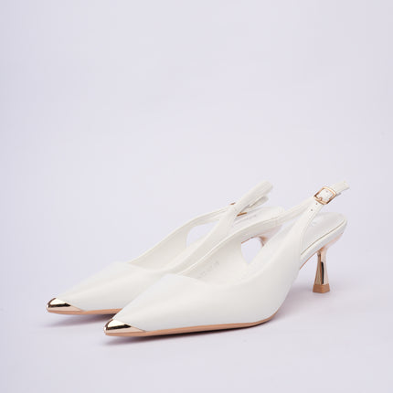 Tacones blancos bajos con correa