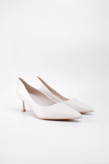 Tacones blancos bajos de punta