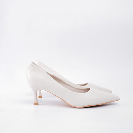 Tacones blancos bajos de punta