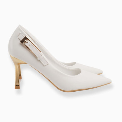 Tacones blancos con hebilla