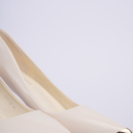 Tacones blancos de aplique en punta