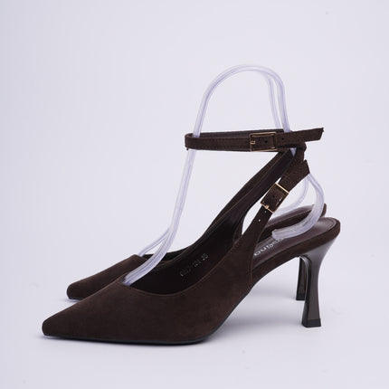 Tacones café con hebilla removible