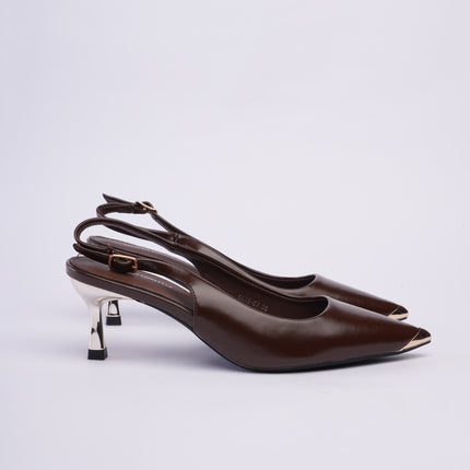 Tacones café bajos con correa