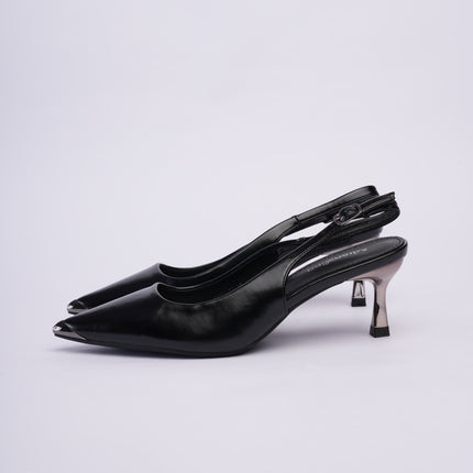 Tacones negros bajos con correa