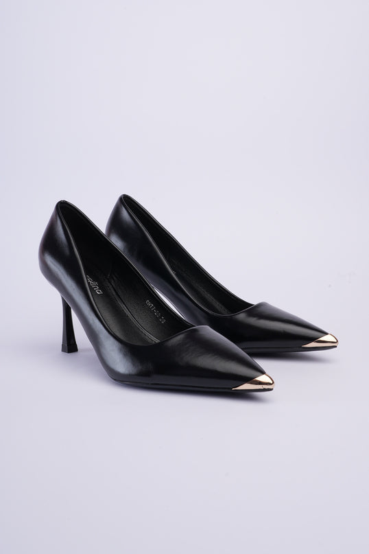 Tacones negros de aplique en punta