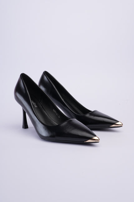 Tacones negros de aplique en punta