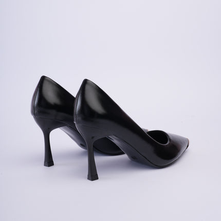 Tacones negros de aplique en punta