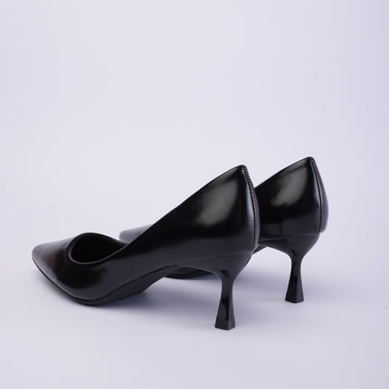 Tacones negros elegantes altura media