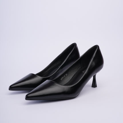 Tacones negros elegantes altura media