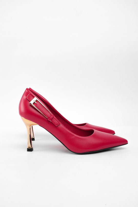 Tacones rojos con hebilla