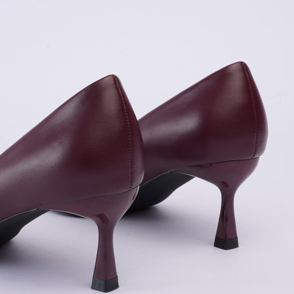 Tacones vinotinto elegantes altura media