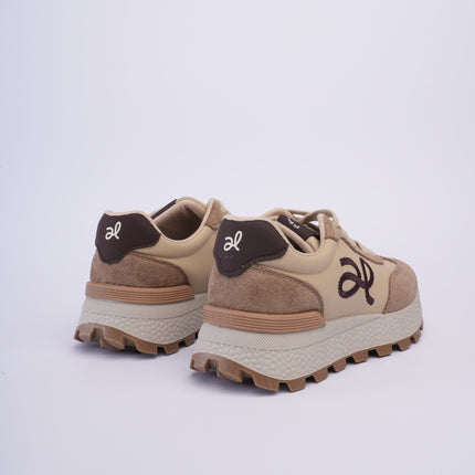Tenis altos café con beige