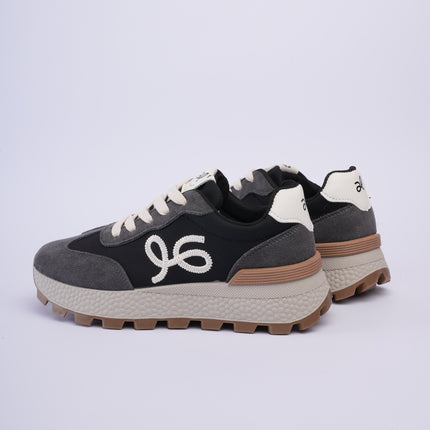 Tenis altos negros con gris