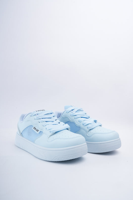 Tenis azul cielo básicos