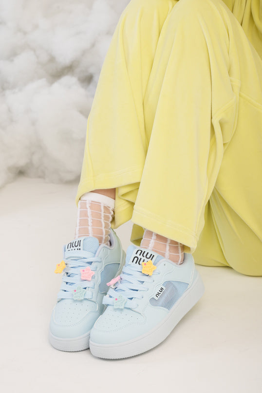 Tenis azul cielo básicos