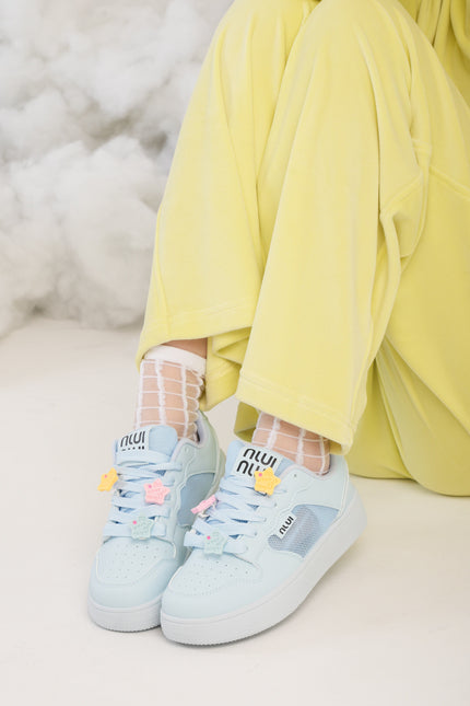 Tenis azul cielo básicos