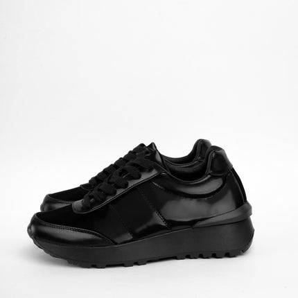 Tenis bajos negros brillantes