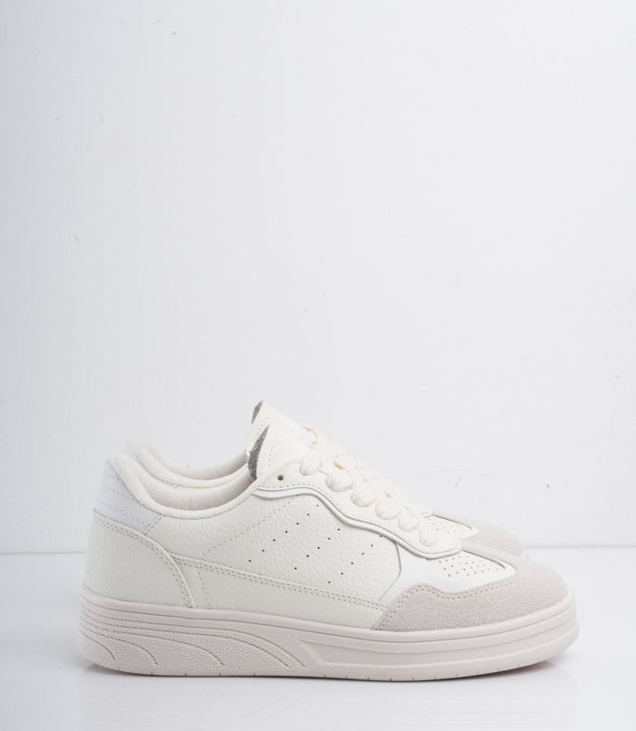 Tenis básicos blancos planos